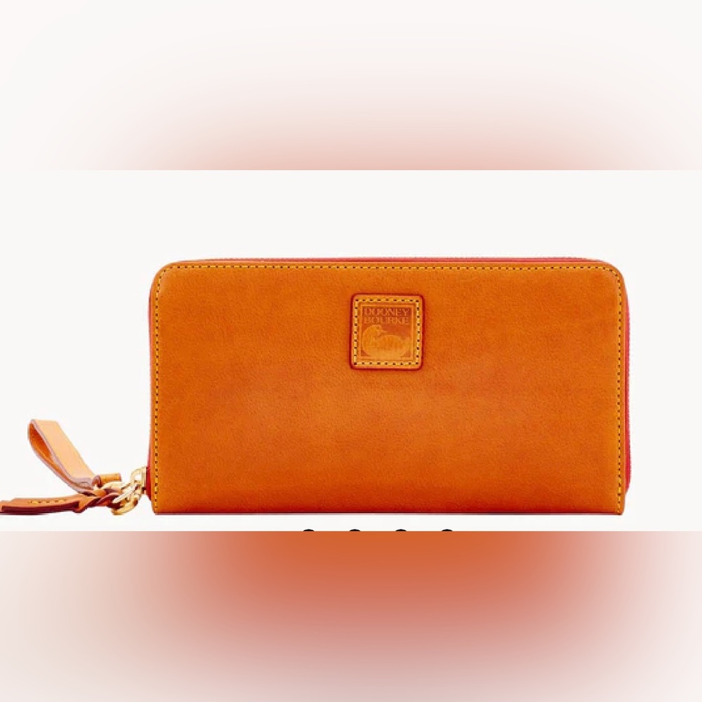 🧡 Authentic Dooney & Bourke Large Zip Around Wristlet in Natural 🧡